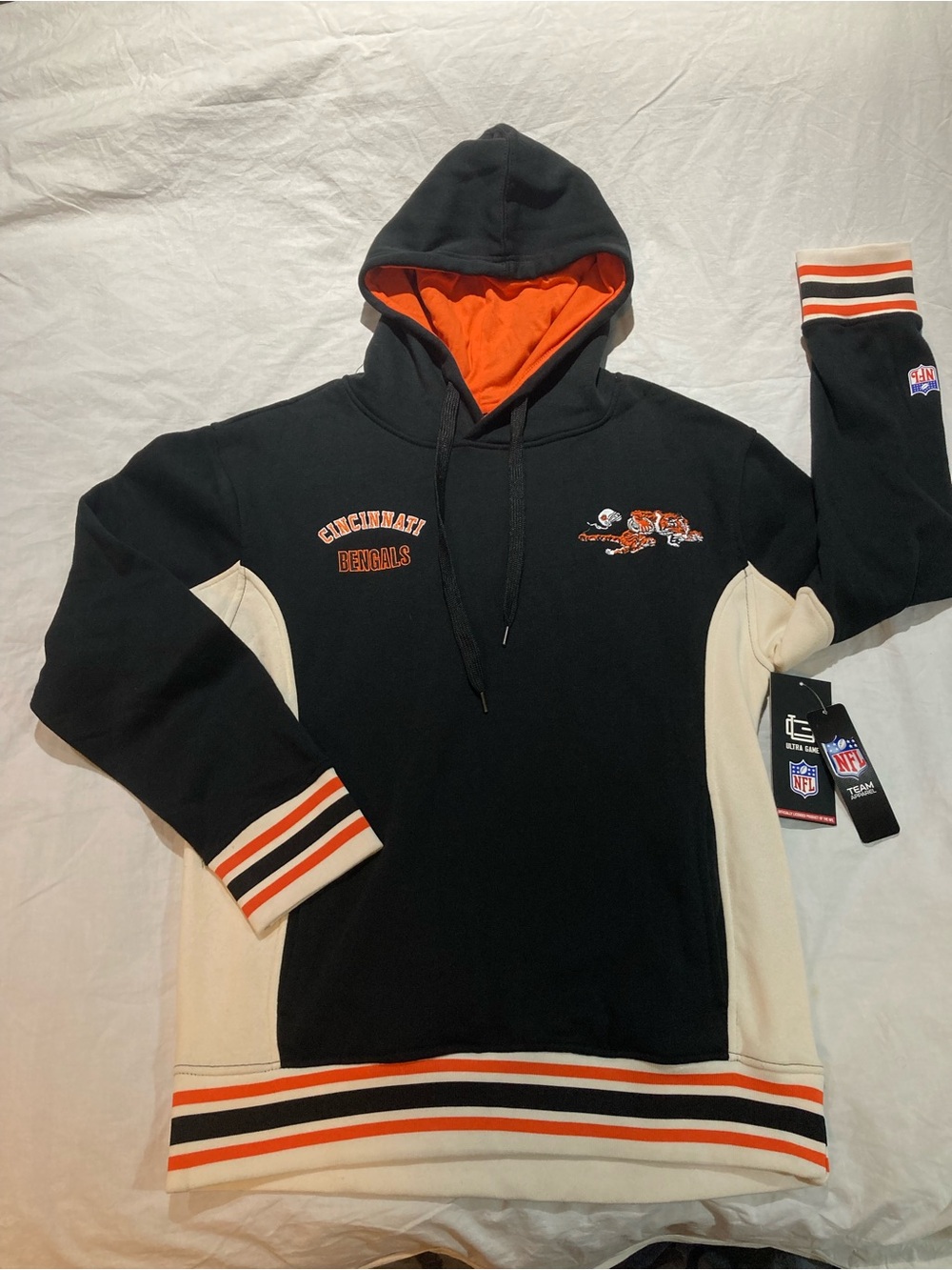 Cincinnati Bengals Pull over sweatshirt, Men’s size small, NWT!